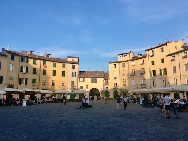 Lucca city, Italy
Copyright © letsexplorehere.com
