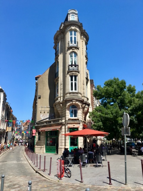 Cafe in Lille city centre, France
Copyright © letsexplorehere.com
