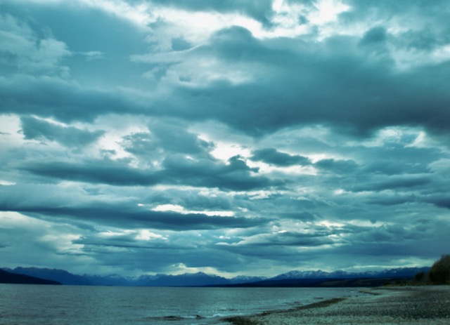 Lake Manapouri an sunset, New Zealand
Copyright © letsexplorehere.com
