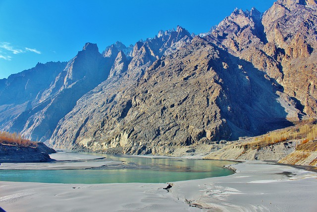 Click on the image to go to the Pakistan page