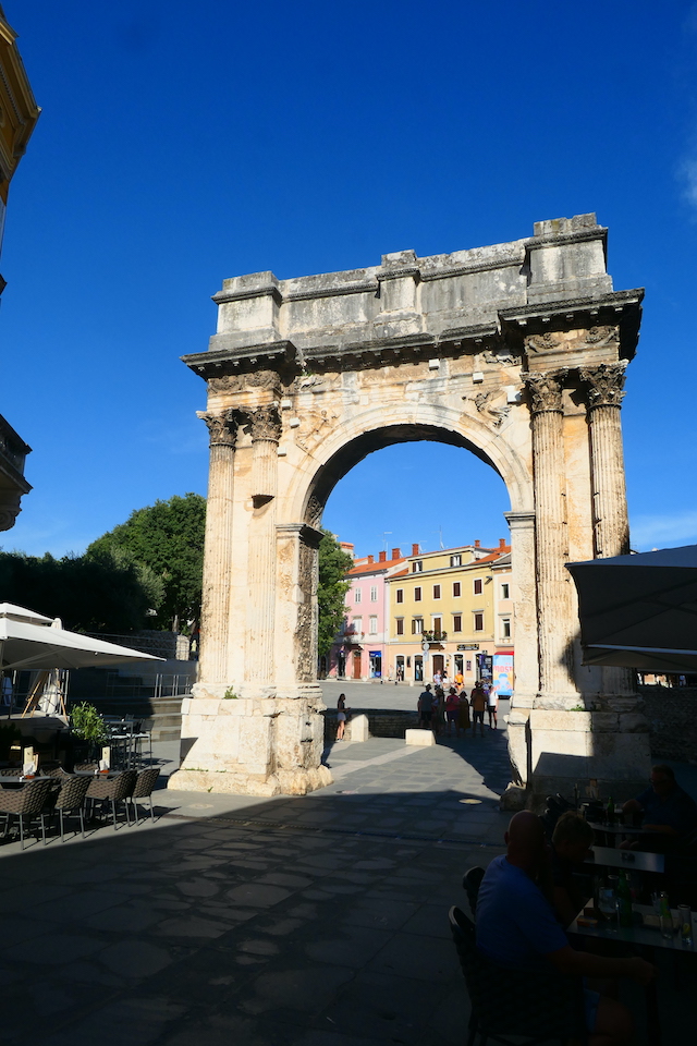 View of a Roman archway in Pula in Croatia
Copyright © letsexplorehere.com