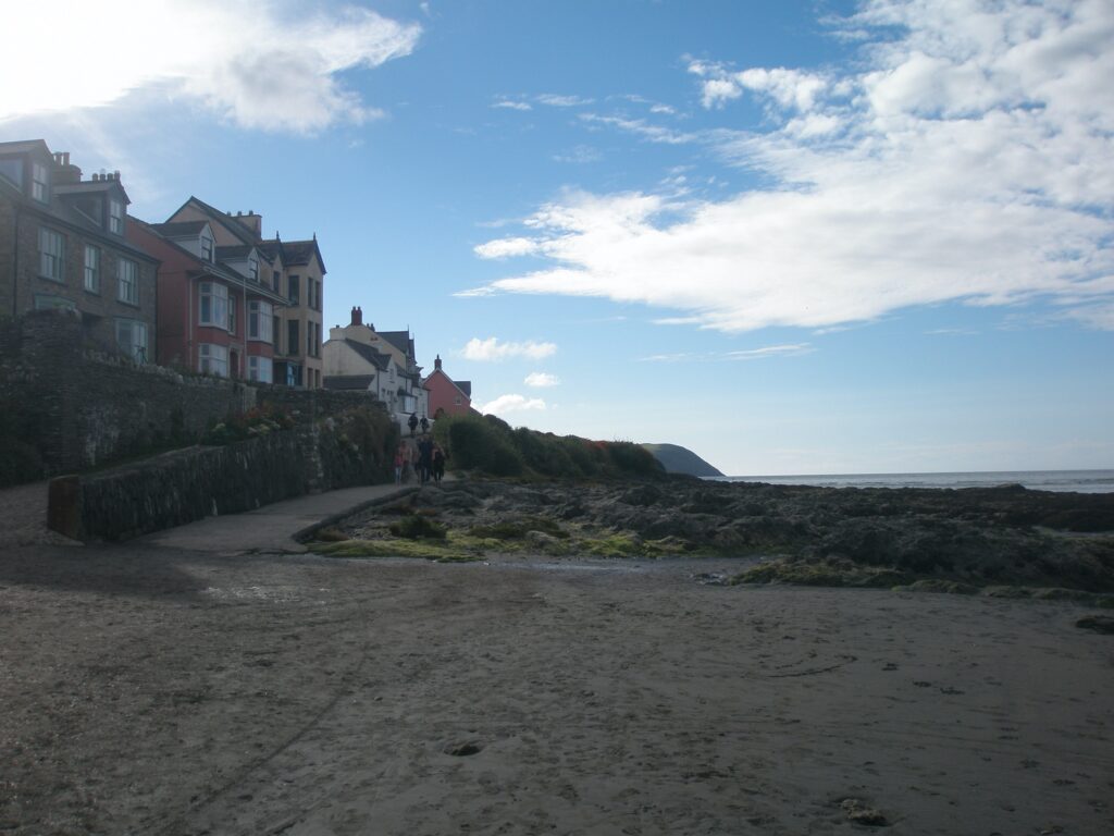Parrog, Cardigan Bay
Copyright © letsexplorehere.com