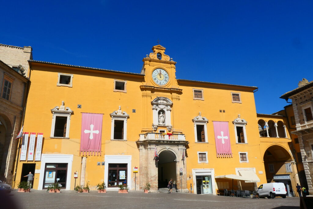 Biblioteca Civica 'Romolo Spezioli', Fermo, Italy
Copyright © letsexplorehere.com