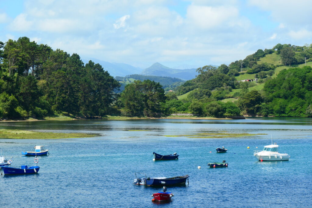 San Vicente de la Barquera estuary, Spain
Copyright © letsexplorehere.com