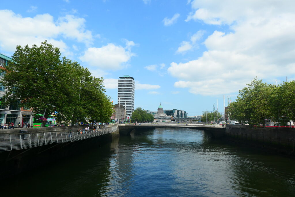 River Liffey, Dublin, Ireland
Copyright © letsexplorehere.com