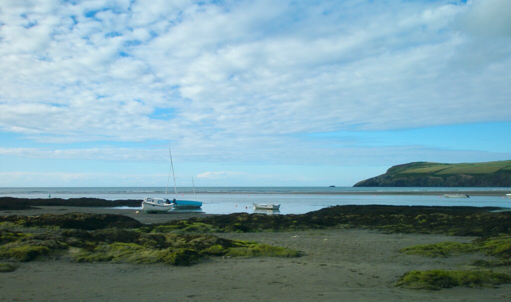 Newport Beach, south west Wales, United Kingdom
Copyright © letsexplorehere.com