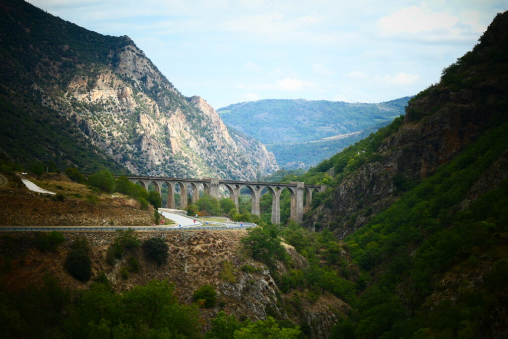 Pont Séjourné on the D66 road, France
Copyright © letsexplorehere.com