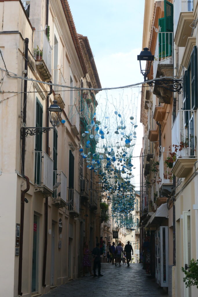 Lovely narrow alleyways to explore, Italy
Copyright © letsexplorehere.com