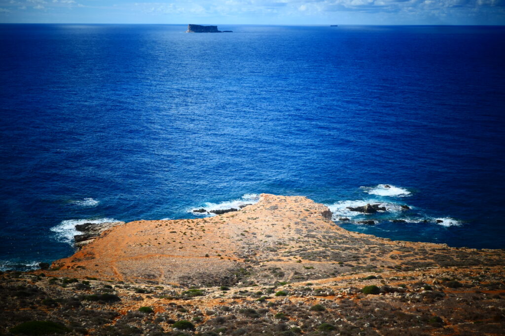Filfla island from Ħaġar Qim, Malta
Copyright © letsexplorehere.com