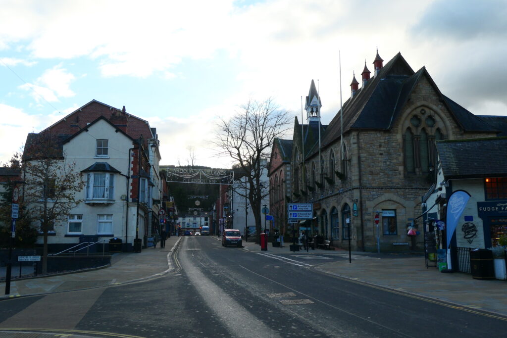 Llangollen high street, Wales
Copyright © letsexplorehere.com