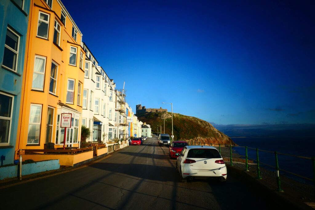 Criccieth bay, overlooked by riccieth castle, Wales
Copyright © letsexplorehere.com