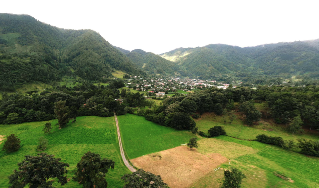 Sierra de los Cuchaniantes, Guatemala
Copyright © letsexplorehere.com 