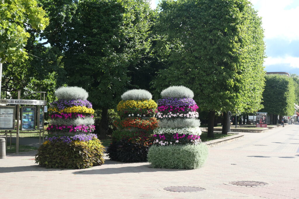 Lovely flowers in Jūrmala, Latvia
Copyright © letsexplorehere.com
