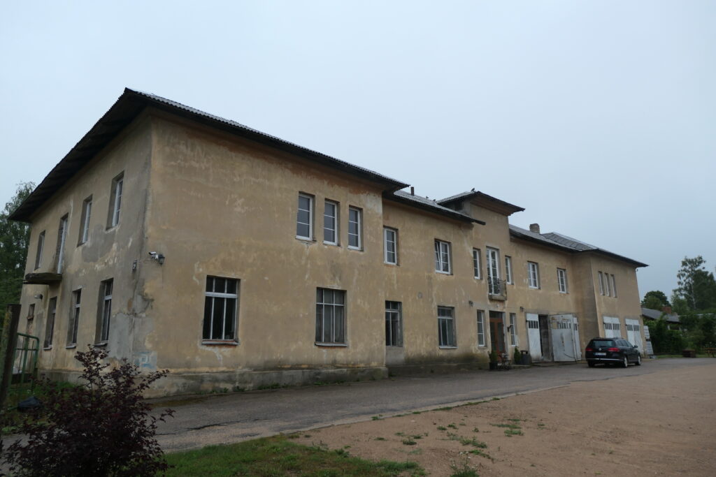 The huge house in Vaiņode, Latvia
Copyright © letsexplorehere.com